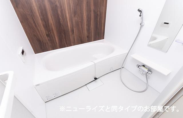 拡大写真:ファスファラス 2階201のバス