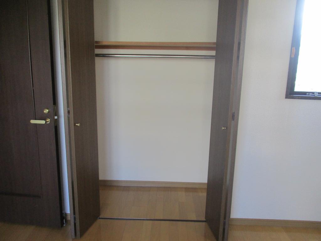 拡大写真:クレス 6階601のクローゼット(イメージ)