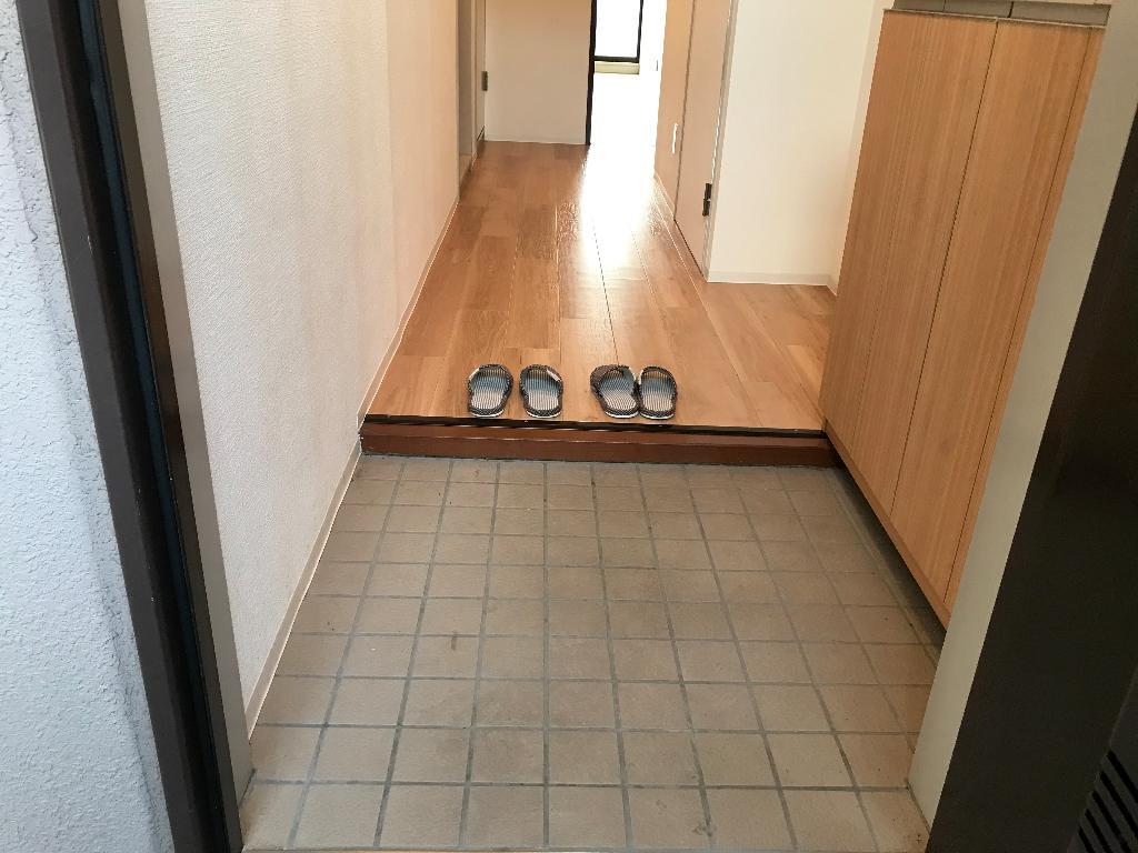 拡大写真:名古屋市千種区新西2丁目 2階201の玄関
