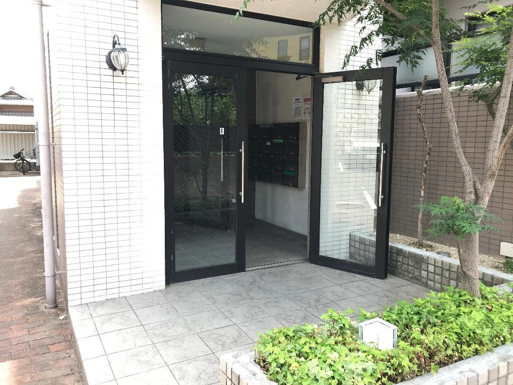 拡大写真:名古屋市千種区新西2丁目 2階201のエントランス