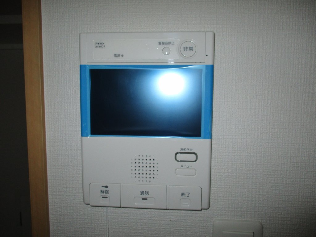 拡大写真:メイプルコート本山 3階301のカメラ付インターホン
