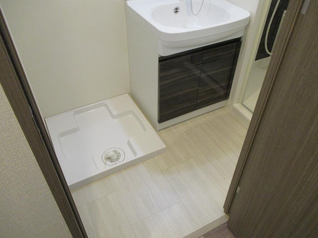 拡大写真:名古屋市東区砂田橋5丁目 12階1202の脱衣所(イメージ)