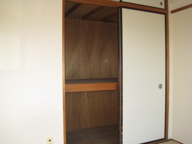 拡大写真:グリーンハイツ双葉 3階302の押入れ