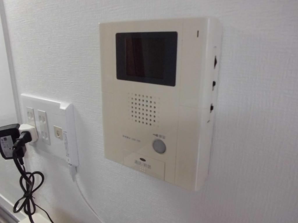 拡大写真:シャトレ 2階202のカメラ付インターホン
