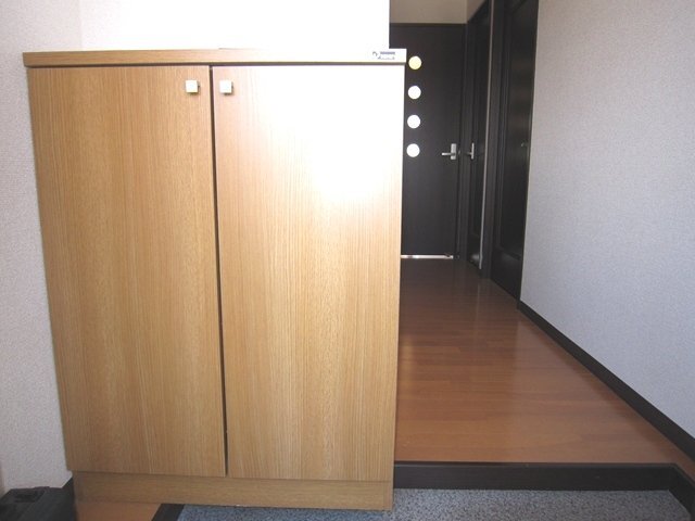 拡大写真:フィールド華美月 2階208の玄関(イメージ)
