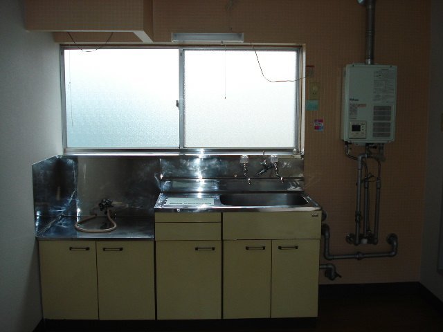 拡大写真:コーポなりたA棟 2階207のキッチン