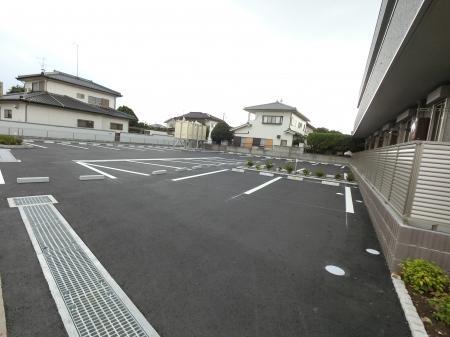 拡大写真:カスタリア A 3階307の駐車場
