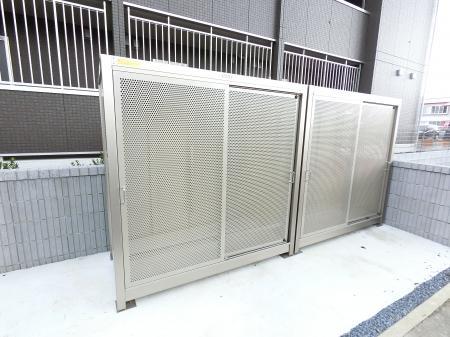 拡大写真:カスタリア A 3階307のごみ置き場