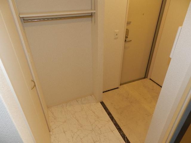 拡大写真:リシェス新山口 3階305の玄関