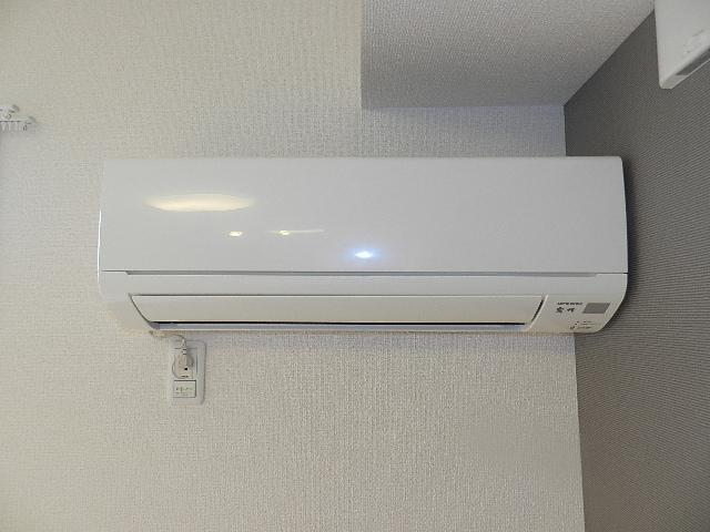 拡大写真:リシェス新山口 3階305のエアコン