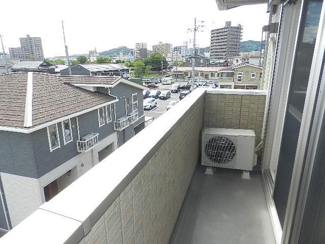 拡大写真:リシェス新山口 3階305のベランダ