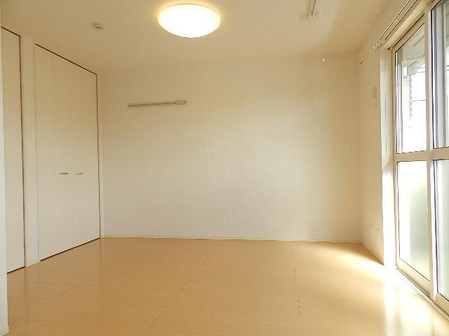 拡大写真:リシェス新山口 3階305の洋室