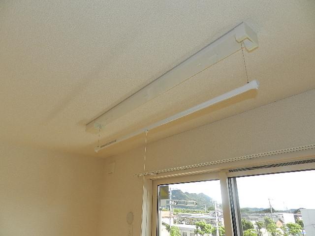 拡大写真:リシェス新山口 3階305の部屋干し