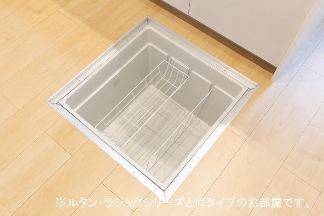 拡大写真:ウナ カーサ シクーラ 1階101の収納