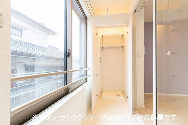 拡大写真:ウナ カーサ シクーラ 2階203のサンルーム(イメージ)