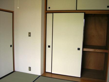 拡大写真:ソファレ鎌田 2階201の収納あります