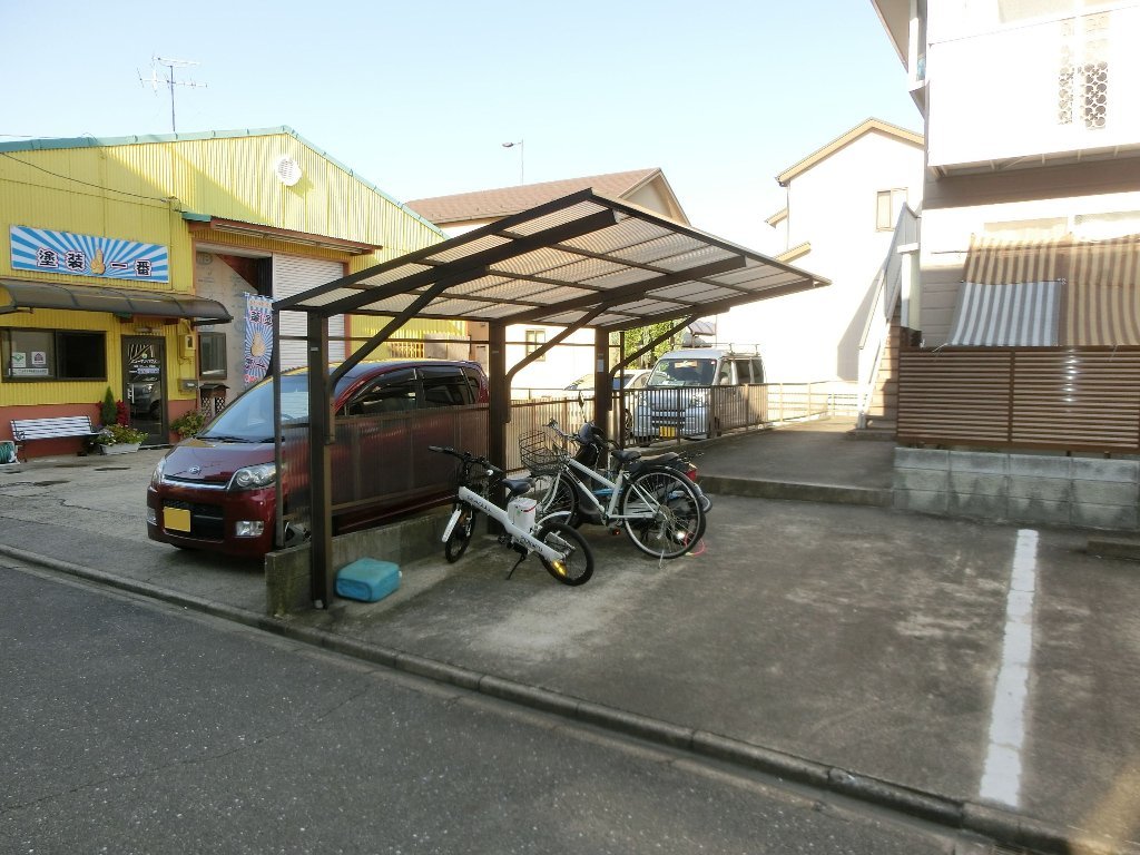 拡大写真:ライフイン 1階102の駐輪場