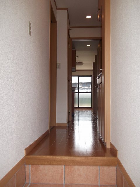 拡大写真:サンリット 1階101の玄関