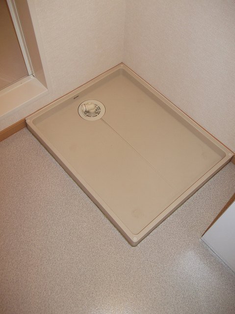 拡大写真:サンリット 1階101の洗濯機置場