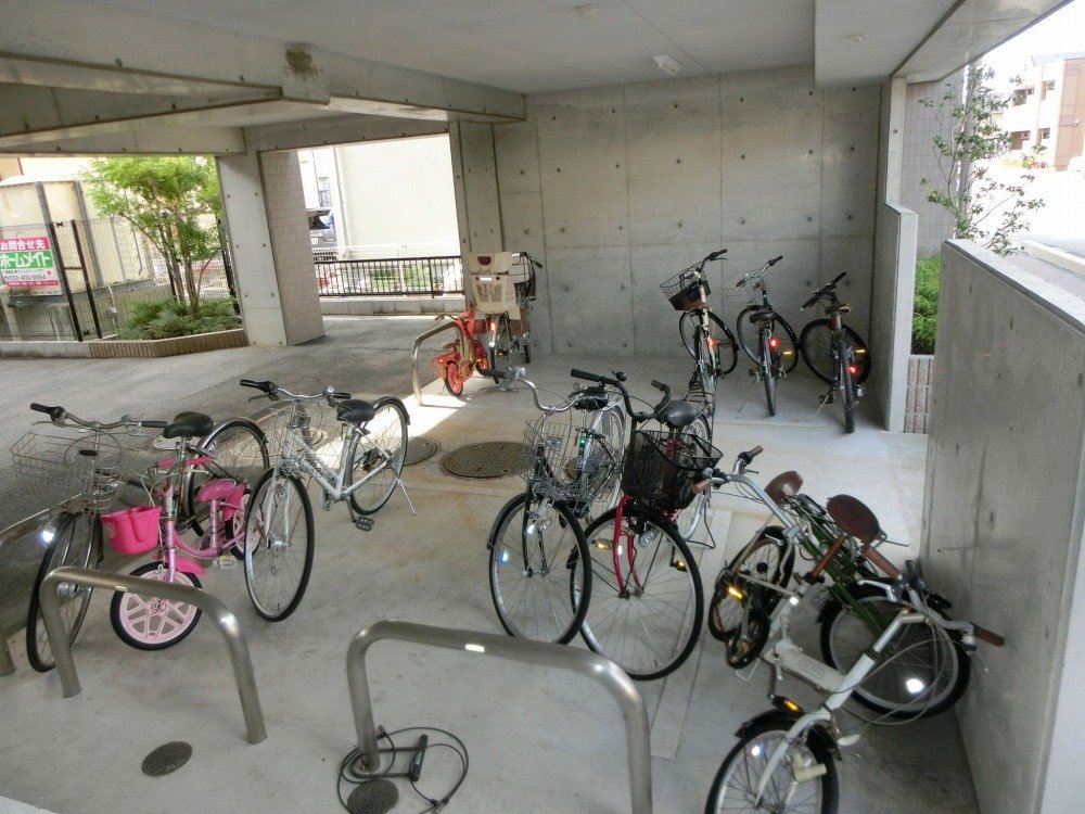 拡大写真：Ｌａ．高島 4階3-Cの駐輪場