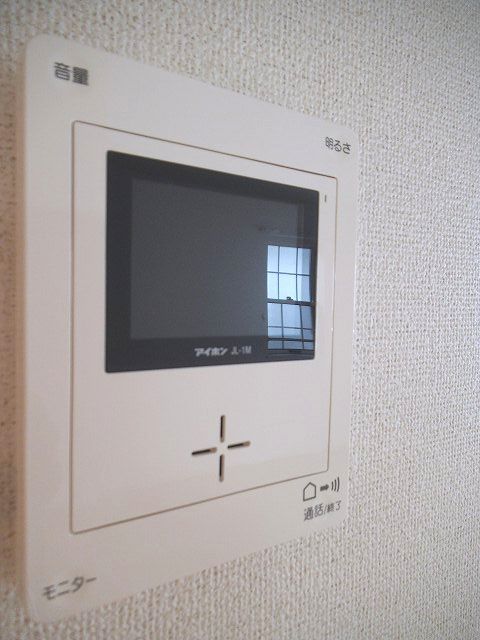 拡大写真:メゾン・ド・ソレーユⅡB 2階201のカメラ付インターホン
