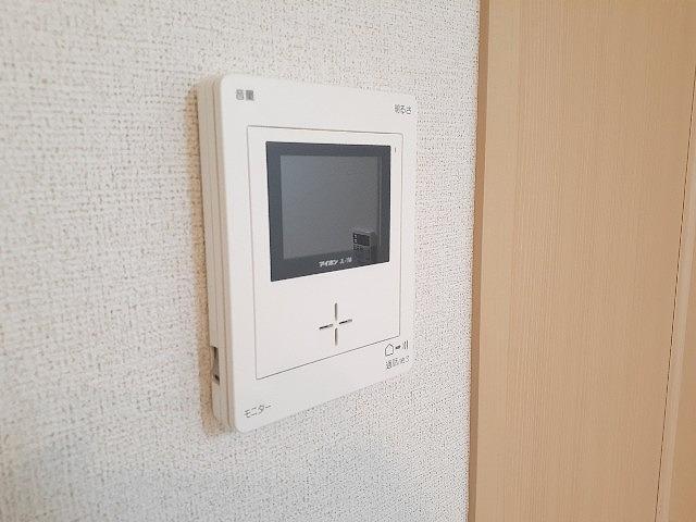 拡大写真:プランドール 1階102のカメラ付インターホン