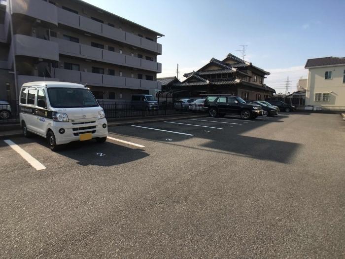 拡大写真:ヴィレッジタカミドー A 1階102の駐車場