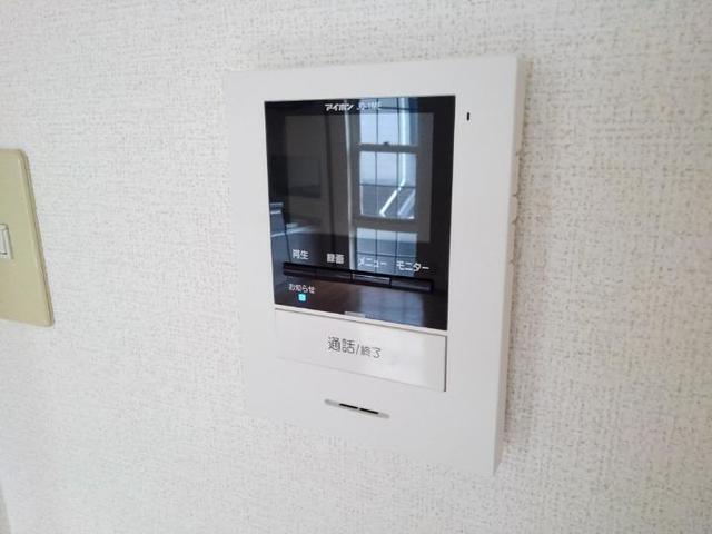 拡大写真:クレストール伊福 2階202のカメラ付インターホン
