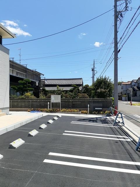 拡大写真:セレナーデ 2階201の駐車場