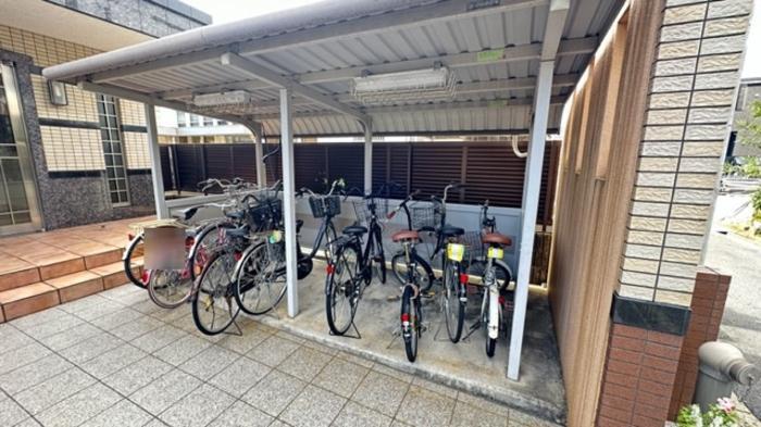 拡大写真：エスパシオ本陣 5階503の駐輪場