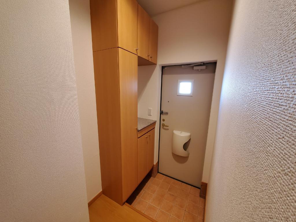 拡大写真:クロッカス 2階202の玄関