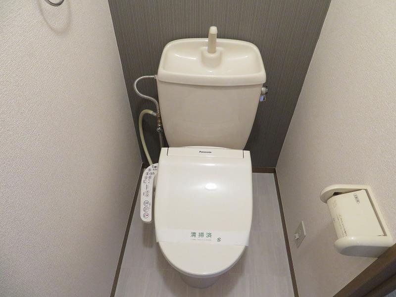 拡大写真:フレマリール新井田 1階101のトイレ(イメージ)