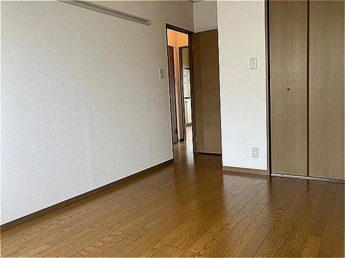 拡大写真:セジュール類家 1階B102の寝室