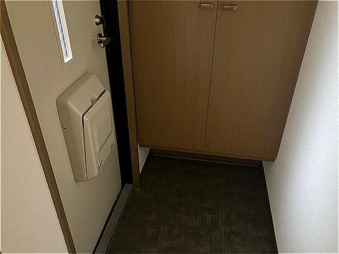 拡大写真:セジュール類家 1階B102の玄関(イメージ)