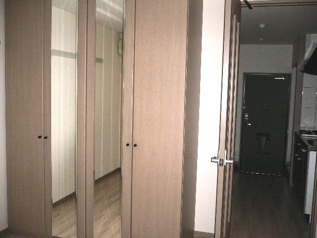拡大写真：ロイヤルスクエア 1階102のクローゼット