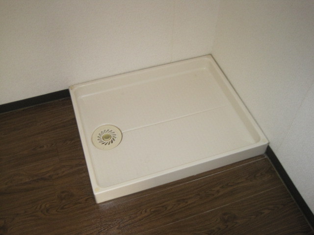 拡大写真:岐阜市茜部菱野3丁目 3階302の室内洗濯機置場