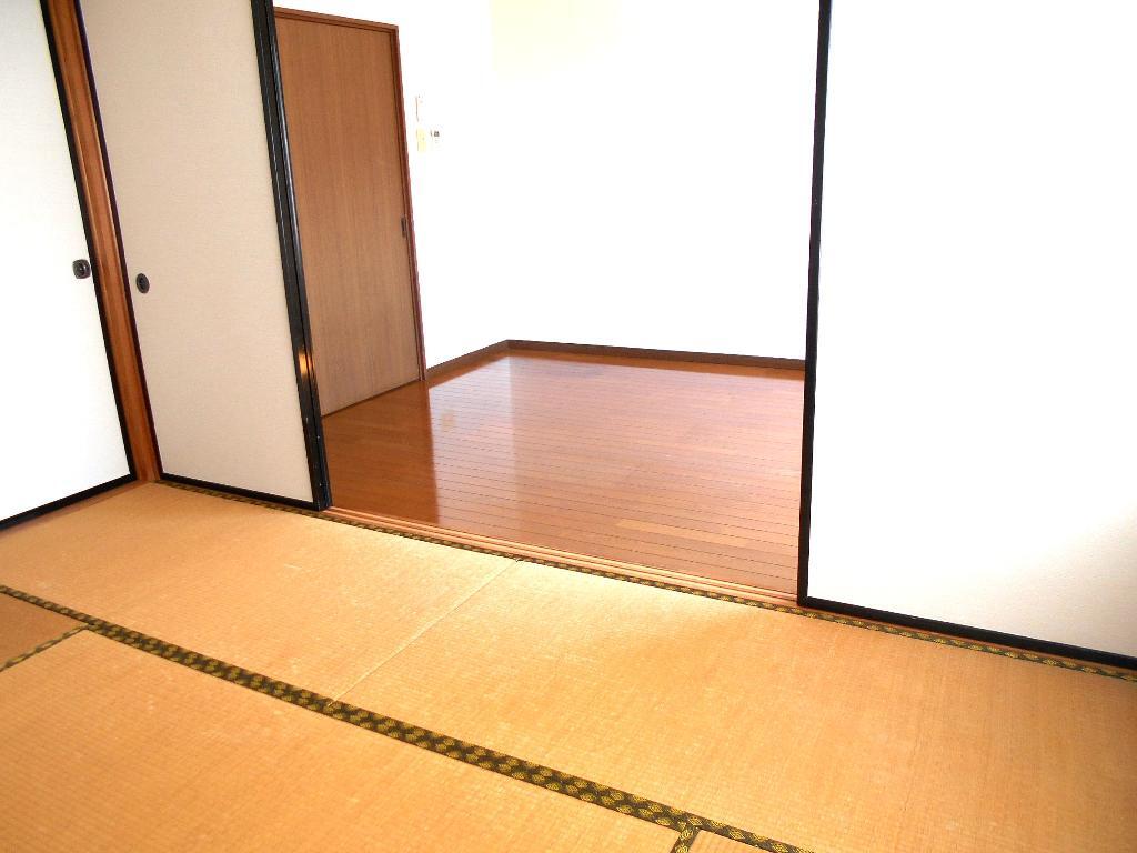 拡大写真:すまいるハイツ 2階202の和室