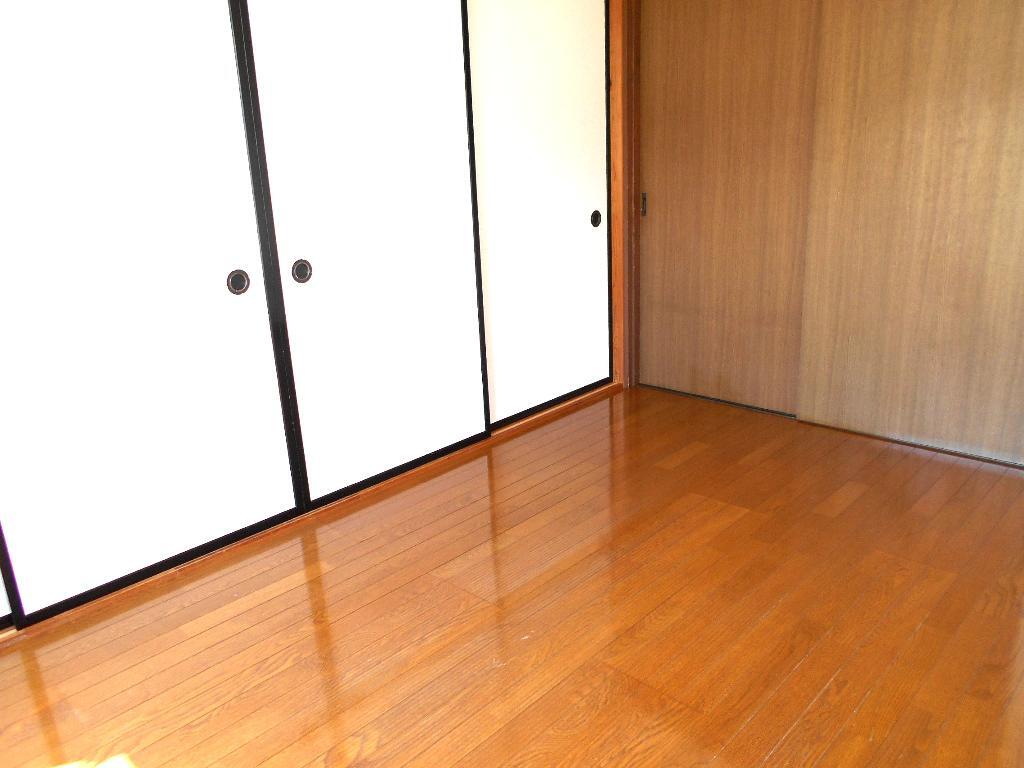 拡大写真:すまいるハイツ 2階202の洋室