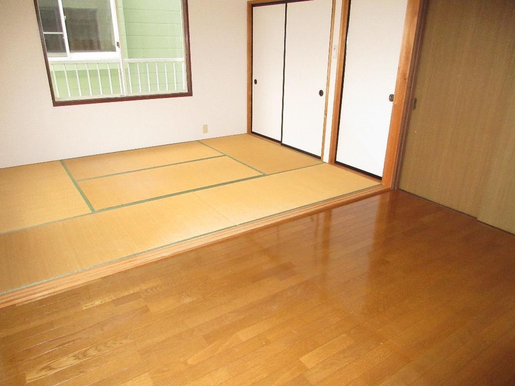 拡大写真:すまいるハイツ 2階203の室内