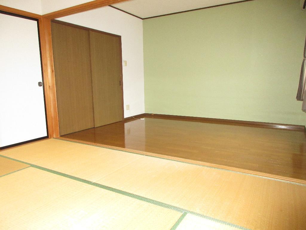 拡大写真:すまいるハイツ 2階203の室内