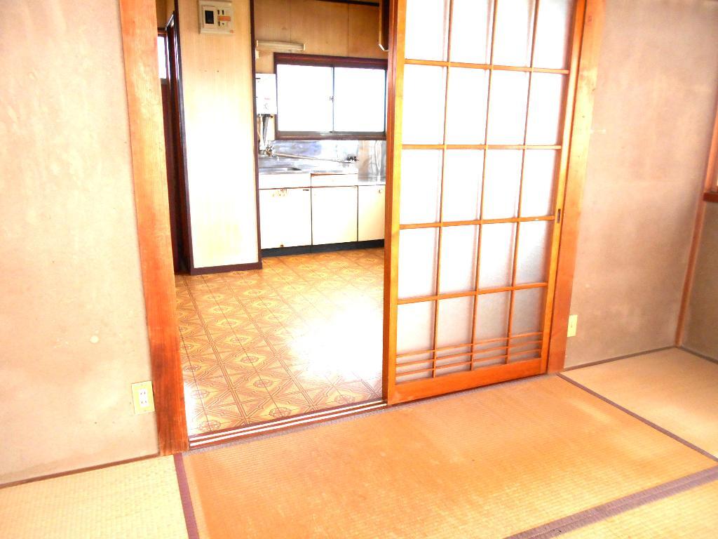 拡大写真:コーポ八幡 1階101の室内