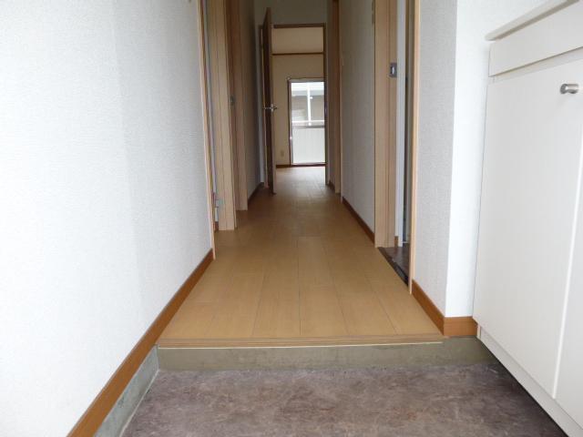 拡大写真:倉敷市笹沖 3階301の玄関(イメージ)