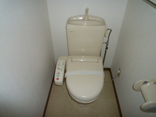 拡大写真:倉敷市中庄 2階202のシャワー付トイレ(イメージ)