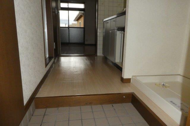 拡大写真:倉敷市田ノ上 2階203の玄関