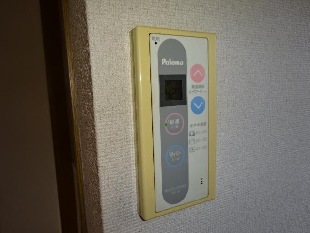 拡大写真：倉敷市大内 1階103の給湯リモコン(イメージ)