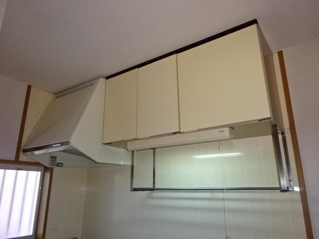 拡大写真:倉敷市大内 2階203のキッチン上収納(イメージ)