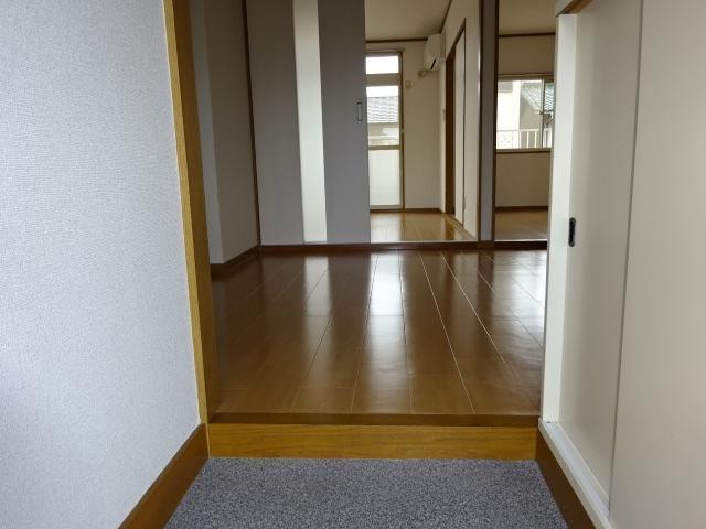 拡大写真:倉敷市大内 2階203の玄関(イメージ)