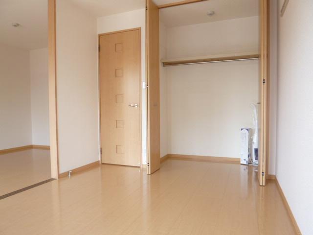 拡大写真：倉敷市水江 1階102の洋室(イメージ)