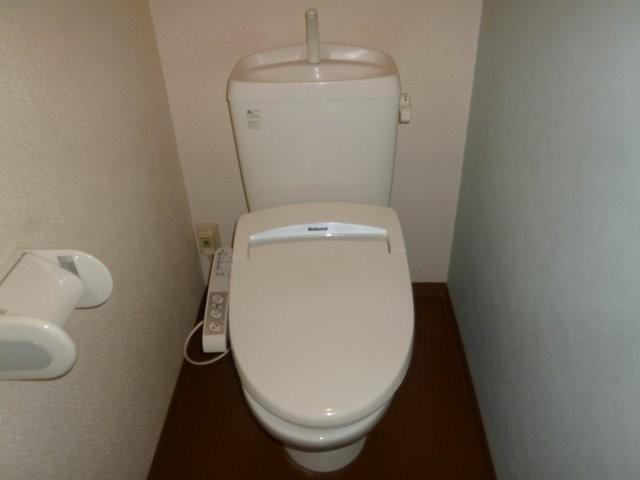 拡大写真:倉敷市福島 1階102のシャワー付トイレ