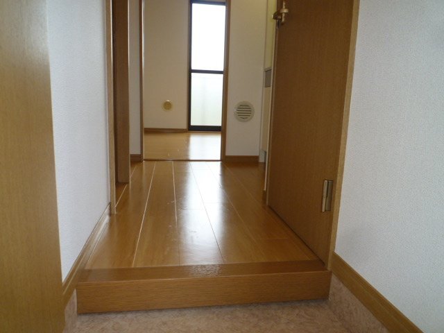 拡大写真:倉敷市鳥羽 1階105の玄関(イメージ)